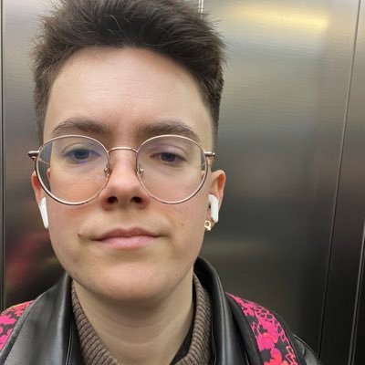 Honorary Londoner, radical feminist, lesbian heretic. Spanish brain drain late 90s kid at home in TERF island. Wrong kind of Doctor. Co-organiser @ldnlesbian