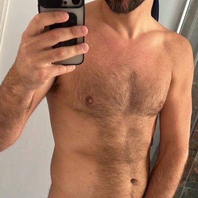 // Bisex. Ni soy XL ni soy cuerpazo, si buscas eso aqui pasa al siguiente. / Subo contenido propio. Quien se anime que lo diga!