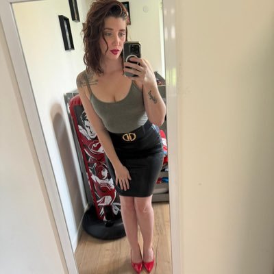 Secrétaire plutôt coquine 🌶️👩💼 ICI pour du FUN 👅