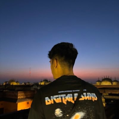 heyaarush's profile picture. 