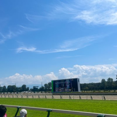 出資馬⇒ https://t.co/35SK9Jbv94 🐎一口馬主⇒広尾、ノルマンディー🐎スターホース2から競馬にハマった競馬人生。🐎馬券、一口馬主楽しむ上で全人馬無事にゴールを。