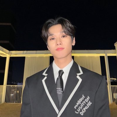 He possessed skills that can easily kill your heart once you watch his moves and hear his voices. Made in 1998, The Boyz Lee Juyeon at your service.