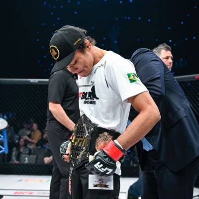 matemática UFPA.
#JIUJITSU #BLACKBELT,
MMA PROFISSIONAL 10-3
Campeão do @LFAfighting
Campeão do @AztecaFight