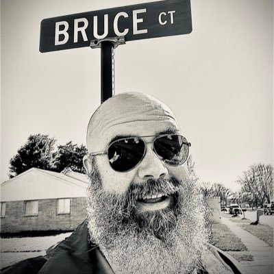 BruceOHughes's profile picture. Video viking & comic crafter.