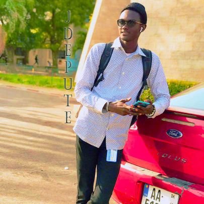Un Khombolois, étudiant à l'UCAD. à l'Institut supérieur des arts et des cultures ( ISAC), et très passionné de la politique