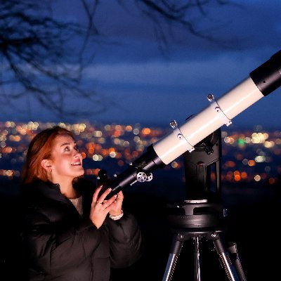 Technical Officer at @DIASAstronomy @DIASDunsink | Astrophysicist, Designer, Science Communicator | She/Her | All opinions are my own #Astronomy