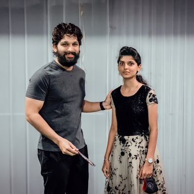 ఎవరికి అయిన ఫ్యాన్స్ ఉంటారు నాకు మాత్రం ఆర్మీ ఉంది 🔥✊
Allu Girls Army Kakinada ❤️😍