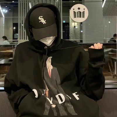 YangmoumouY's profile picture. 