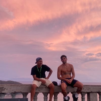 0marGonzales's profile picture. only dogs can judge me