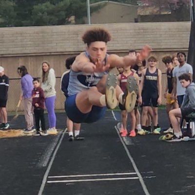 Adidas All American Triple Jumper |Defensive End, Outside Linebacker, Tight End | Christiansburg High School | 3.53 GPA | 2025 | 6’2, 175 lbs