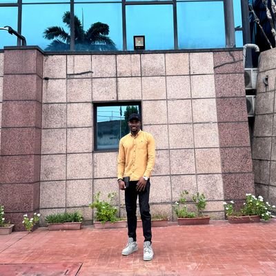 part BEAST||
anime lover||
web dev||
JS/React||
estate surveyor||
I.g @iam_timba||
||OAU||
life na cruise enjoy to the fullest 🤡|
 dev