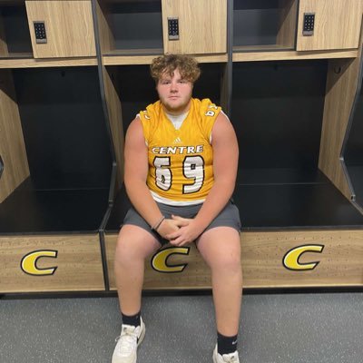 Class of 2028’ Centre Colonel🟡⚪️|Class of 2024’ Metcalfe County|17 Years Old|OL|#69|6’2 270|Bench-335| Squat-525| https://t.co/ukzmui6pQr
