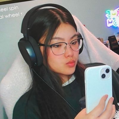 Streamer on twitch! | 🇨🇦🇨🇳21 | Just here to have fun 💫 | Buisiness inquiries 💌 heyitszelaynia@gmail.com