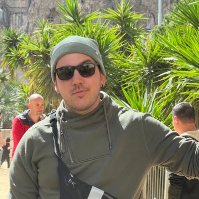 31. Streamer en Twitch (3k+)! https://t.co/8BIK52EUwI caster/comentarista para @icaseries directos diarios en mi canal de twitch!