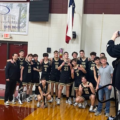 Vidor Pirates Basketball. HC Joseph Hoyt