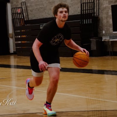 6’5 Shooting Guard | @WaynesburgMBB '28 | colebecker133@gmail.com | 📞919-810-9140