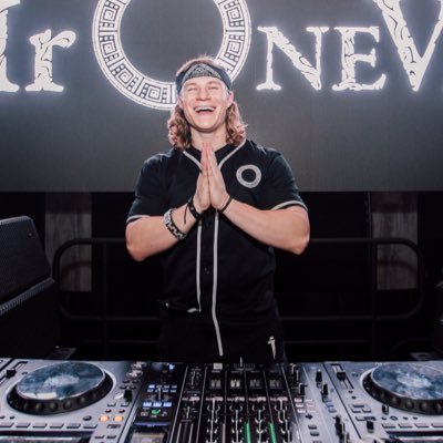 We are all OneVibe, OneTribe🙏🏼 @onevibepresents Founder⚡️ Kemistry Nightclub Founder🧪 Activator and light warrior☀️ Bookings: Carsten@onevibegroup.com