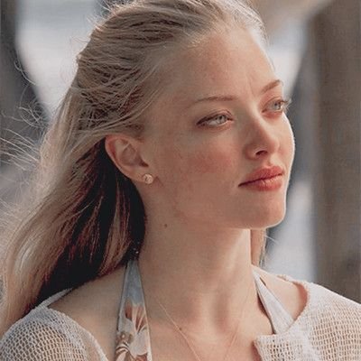 Hogwarts student. Patient and kind, enjoys making others smile and loves every creature out there. 21+ FC of Amanda Seyfried.