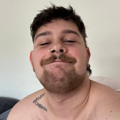 podru4ny's profile picture. тейлор свифт, винилы и татухи