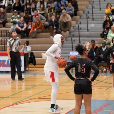 6’3 forward C/0 2025, 4.2 GPA, Chief Sealth high School, EBC Elite 17U.