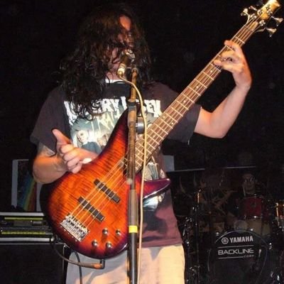 SJhonMolinaRoj1's profile picture. Play bass