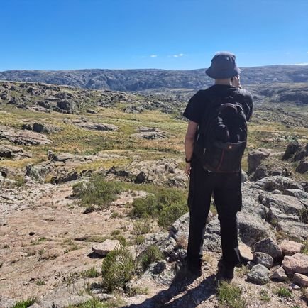 Backend Software Engineer.
Agnóstico de todo lo que produzca sombra.
Birra, mate y metal🤘.
