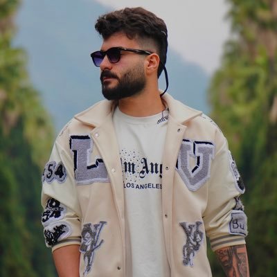 im_farzad_ab's profile picture. تو عشقشو داری ما علمشو⛓️