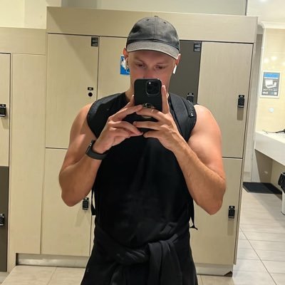 jjddvvv's profile picture. ✨ Sharing is caring ✨