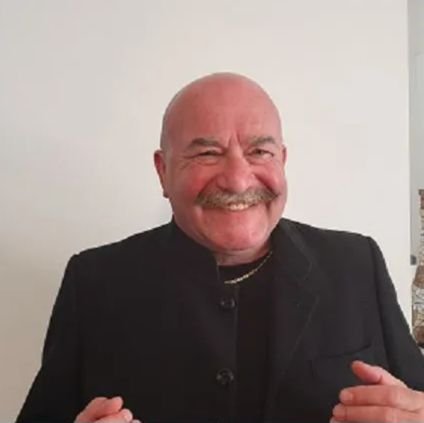 AlexTelman's profile picture. 45+ Years A Healer: Longer A Writer. I Am A Lover Of Freedom, Healing, Writing And Icecream 🍦 😋 🙏⚘️❤️ 👉DMs Are Mostly Ignored👈