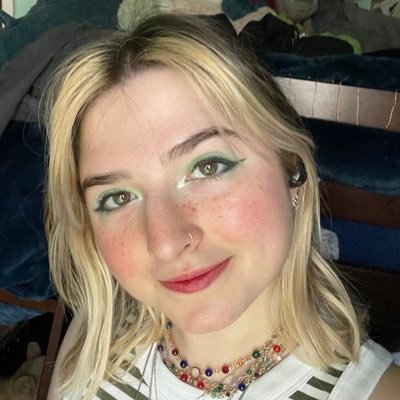 22 /// content creator/ streamer (est) business email: mishthemess@gmail.com
