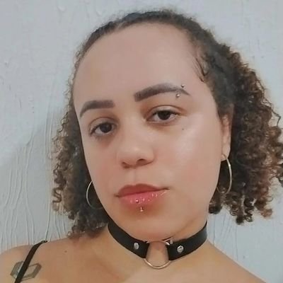 não mono, bissexual, bibliotecária, cansada e princesinha da Disney nas horas vagas ☀️💕🐝

ela/dela