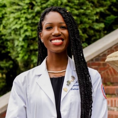 MS3 at Howard University COM| Aspiring Plastic Surgeon👩🏾‍⚕️| 1913 🅰️🐘| Double Bison| HU17| #MedTwitter