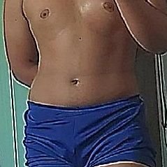19 anos, gordinho querendo ser putinha de macho...
SIGILO