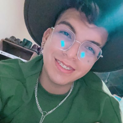 FelixVsquez8's profile picture. cuenca 
tengo 25 años