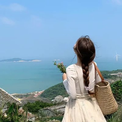 日本の文化と食べ物が大好きな女の子です。 😊
最近日本語を勉強し始めたばかりです
うまく言えなかったらごめんなさい。 🙇‍♀️