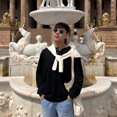 alyman0818's profile picture. happy free confused and lonely at the same time