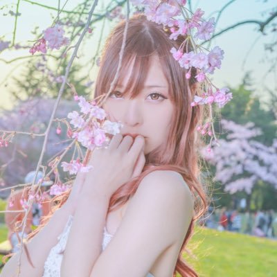 aduna_cos Profile Picture