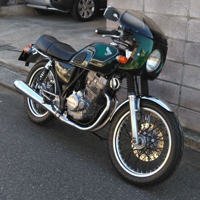 バイクも車も人も永く付き合えばいろんな事有りますな〰
でも、ポンコツとは言わないで!
アンティークとかヴィンテージとか言いようがあるでしょう!