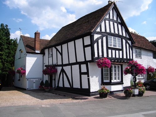 A unique 16th Century property located at the entrance to Warwick Castle. Having 4 en-suite rooms offering B&B to 4* Gold standard and 2 self-catering cottages.