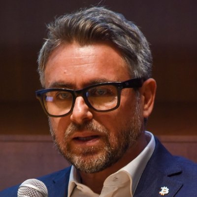 MicheleSantulin's profile picture. Mi piace condividere pensieri sul mondo Crypto e Tech. I tweet sono personali (non aziendali).