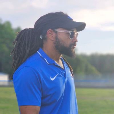 @eastlakefball JV HC, Var. Asst.
@EastLakeFlagFB HC
Southern Gent👢
Husband👨🏿‍💼
Father👶🏽👶🏽
Coach🏈 
Educator🧑🏿‍🏫 
Mama tried. God laughed.