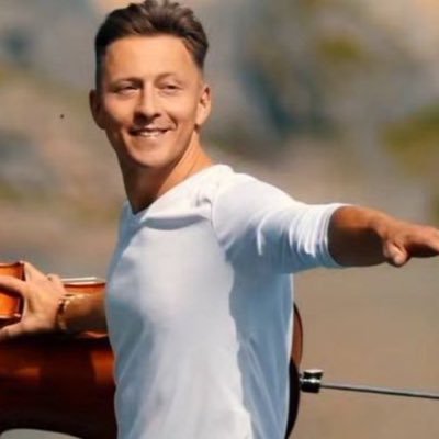 Musician Born and raised in Switzerland Professional Cellist s https://t.co/V3yXk0AKny