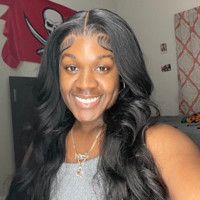 •813⚡️🏴☠️ •Florida A&M Alumna🐍 🧡💚 •♉️ IG: jaynikkole The inner machinations of my mind are an enigma