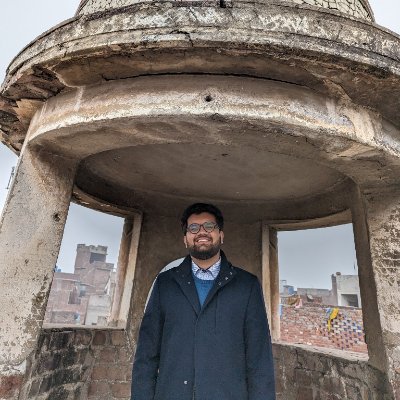 I tweet sports (mainly cricket and footie) and literature (mainly urdu) amidst a lot of very, very random (and personal) stuff. https://t.co/5SY7JnUpDk