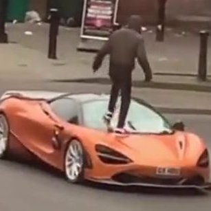 larry likes standing on his mclaren

buy a mclarry so you can stand on your mclaren too

telegram: https://t.co/3nf0TolNB8