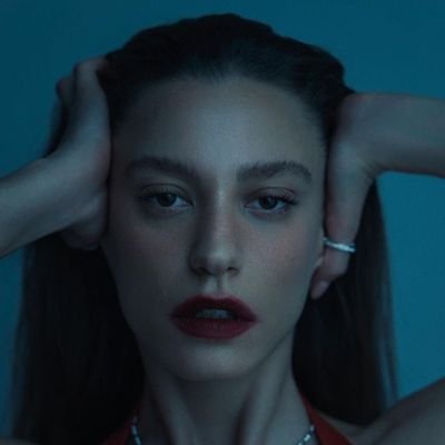 Serenay Sarıkaya hakkında en son haberler, fotoğraflar,videolar ve daha fazlası!
All the latest @SrnySrkyResmi news,photos,videos and more.