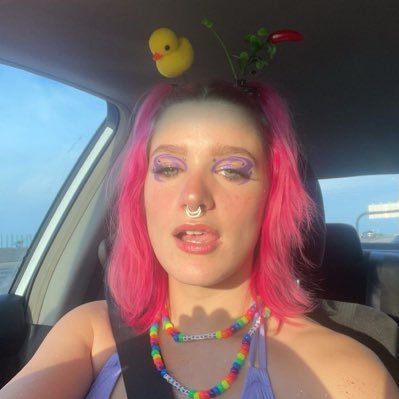 ✨🐥 welcome to the pond 🐥✨ 🖤 ✨22✨ 🖤 ••• i tend to tweet some horny shit • bisexual capricorn • 💊sober raver girl • dnb • future bass