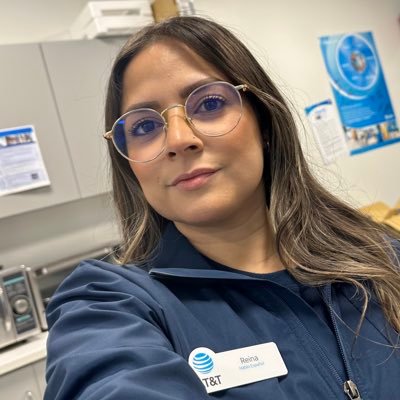Connectivity Expert | LAKELAND 🦢✨️ @teamEli7eFL @LakelandN4750 #Boricua #Cuban #FrenchieMom All opinions are my own… 📲🌐📶🩵 #LifeAtAtt