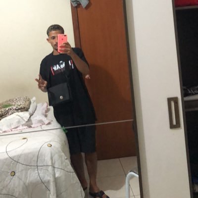 Coração do homem é tipo Nike, se não tá no peito tá na sola 🤞🏻capixaba 027 ✨ insta novo : leandriinn97 ⚽️🤑 🥋