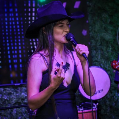 Cantora sertaneja